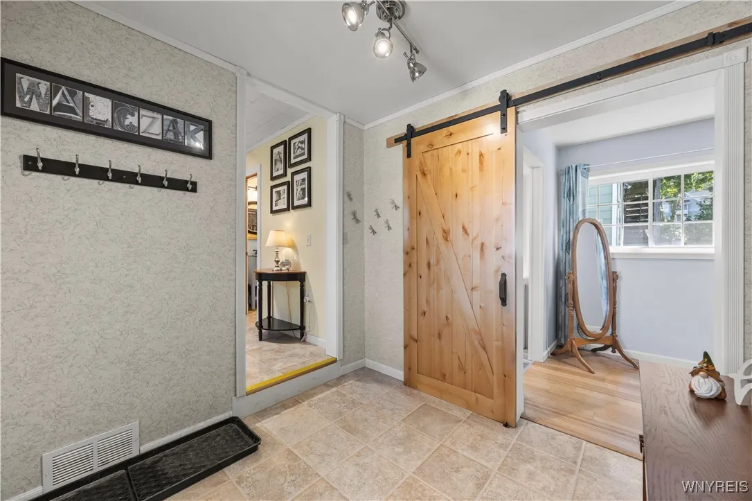 24 Elm Street, Warsaw, New York 14569, Warsaw, New York 14569, 5 Bedrooms Bedrooms, 10 Rooms Rooms,2 BathroomsBathrooms,Residential,Closed,24 Elm Street, Warsaw, New York 14569,0,B1635189