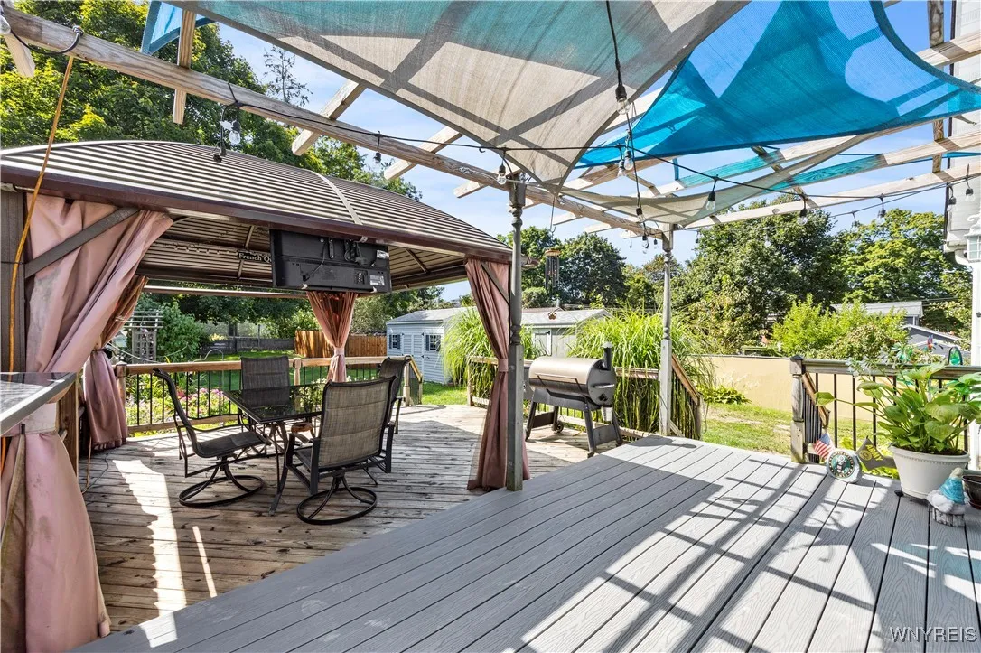 24 Elm Street, Warsaw, New York 14569, Warsaw, New York 14569, 5 Bedrooms Bedrooms, 10 Rooms Rooms,2 BathroomsBathrooms,Residential,Closed,24 Elm Street, Warsaw, New York 14569,0,B1635189