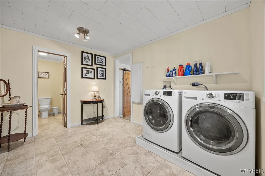 24 Elm Street, Warsaw, New York 14569, Warsaw, New York 14569, 5 Bedrooms Bedrooms, 10 Rooms Rooms,2 BathroomsBathrooms,Residential,Closed,24 Elm Street, Warsaw, New York 14569,0,B1635189