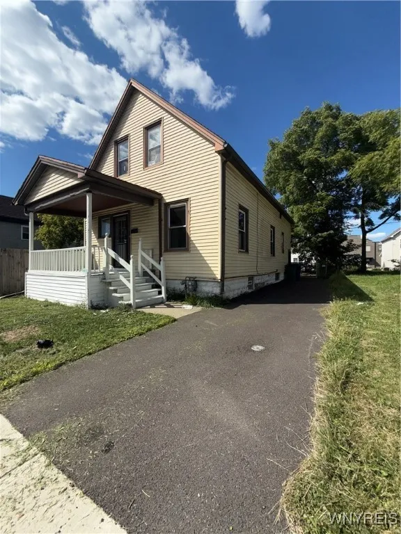 842 Woodlawn Avenue, Buffalo, New York 14211, Buffalo, New York 14211, 4 Bedrooms Bedrooms, 7 Rooms Rooms,1 BathroomBathrooms,Residential,For Sale,842 Woodlawn Avenue, Buffalo, New York 14211,0,B1634633