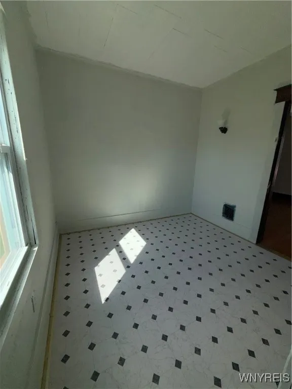 842 Woodlawn Avenue, Buffalo, New York 14211, Buffalo, New York 14211, 4 Bedrooms Bedrooms, 7 Rooms Rooms,1 BathroomBathrooms,Residential,For Sale,842 Woodlawn Avenue, Buffalo, New York 14211,0,B1634633