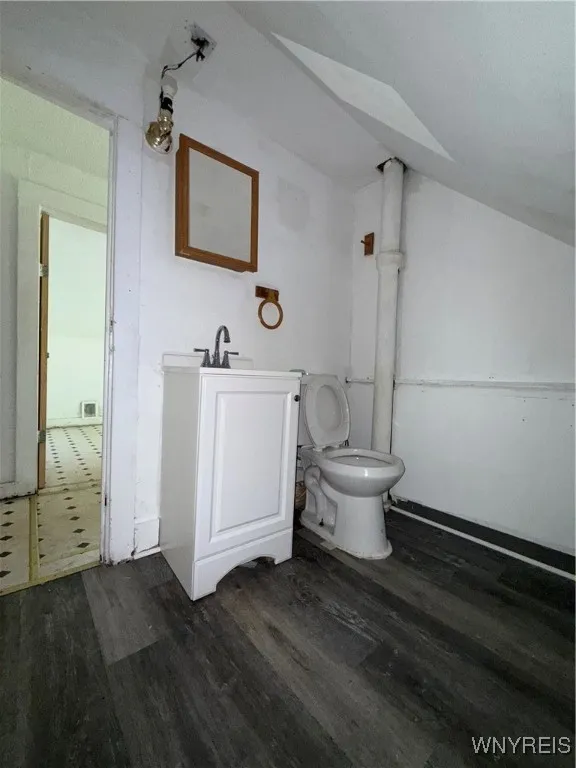 842 Woodlawn Avenue, Buffalo, New York 14211, Buffalo, New York 14211, 4 Bedrooms Bedrooms, 7 Rooms Rooms,1 BathroomBathrooms,Residential,For Sale,842 Woodlawn Avenue, Buffalo, New York 14211,0,B1634633