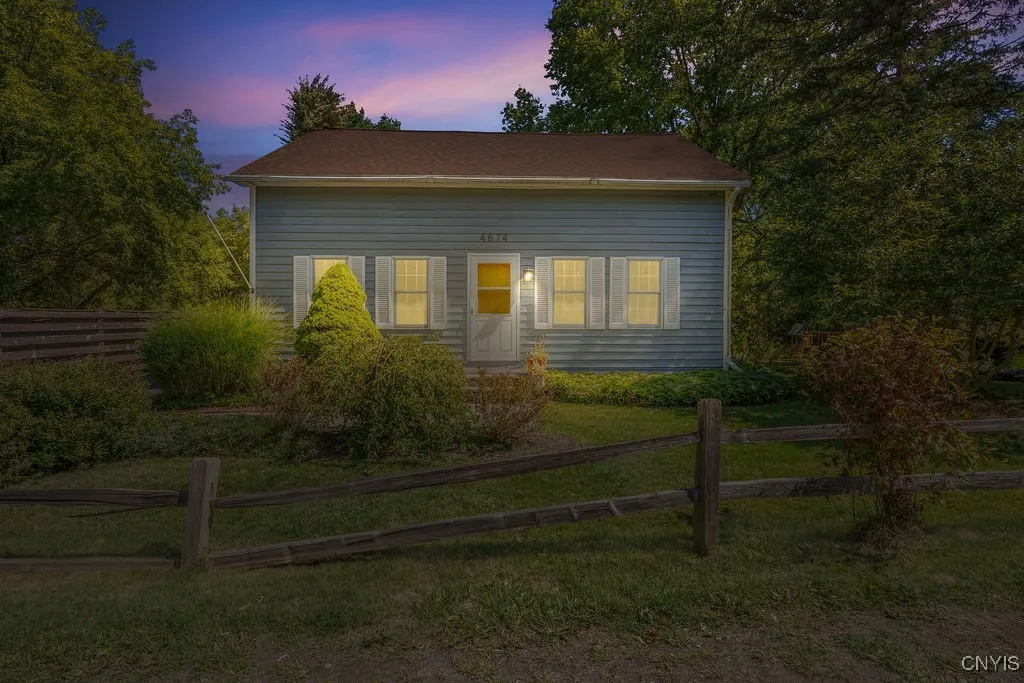 4674 Troop K Road, Manlius, New York 13104, Manlius, New York 13104, 3 Bedrooms Bedrooms, 11 Rooms Rooms,1 BathroomBathrooms,Residential,For Sale,4674 Troop K Road, Manlius, New York 13104,0,S1633940