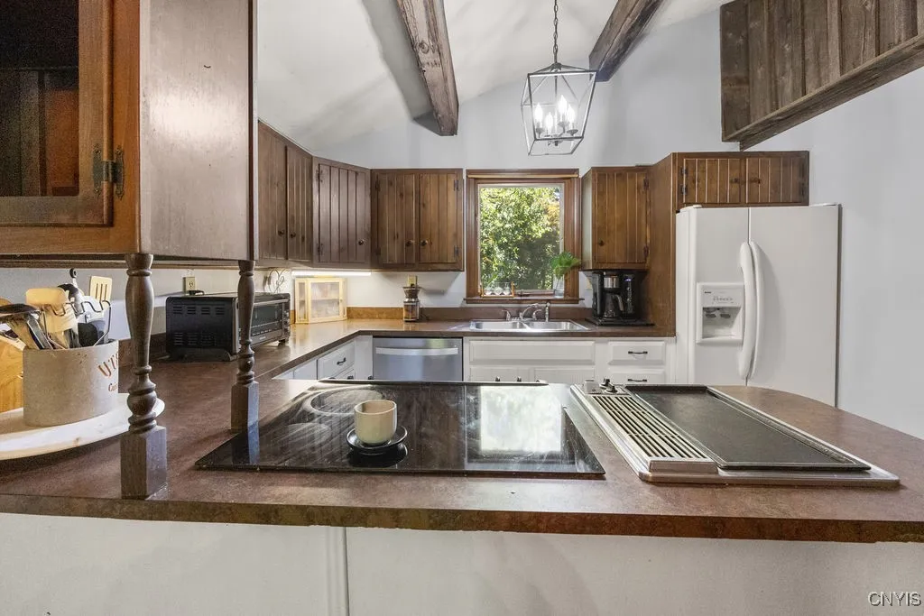 4674 Troop K Road, Manlius, New York 13104, Manlius, New York 13104, 3 Bedrooms Bedrooms, 11 Rooms Rooms,1 BathroomBathrooms,Residential,For Sale,4674 Troop K Road, Manlius, New York 13104,0,S1633940