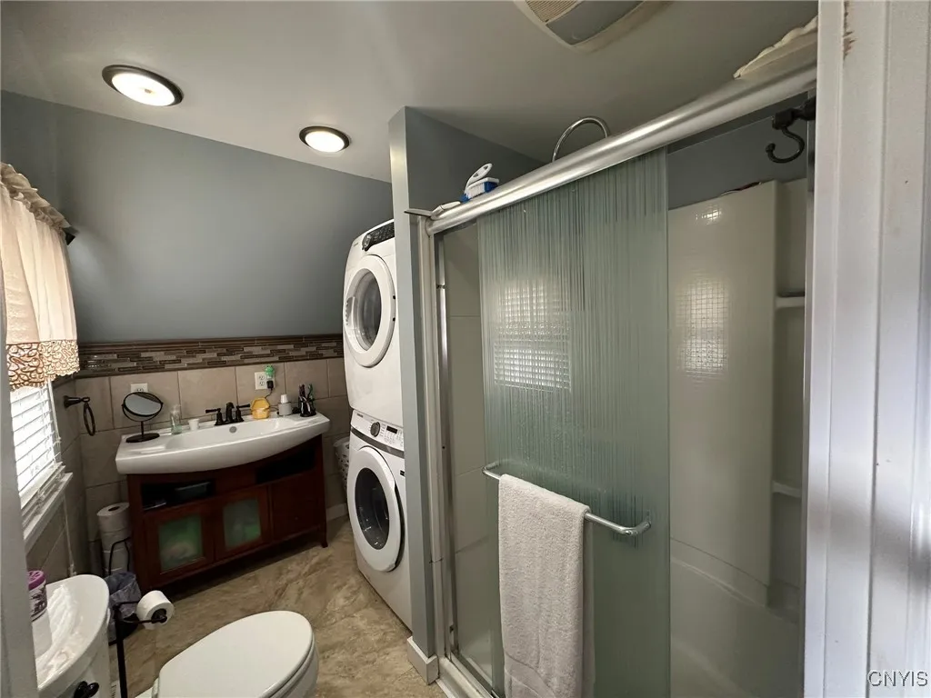 330 Seneca Street, Oneida, New York 13421, Oneida, New York 13421, 3 Bedrooms Bedrooms, 9 Rooms Rooms,2 BathroomsBathrooms,Residential,For Sale,330 Seneca Street, Oneida, New York 13421,0,S1634795
