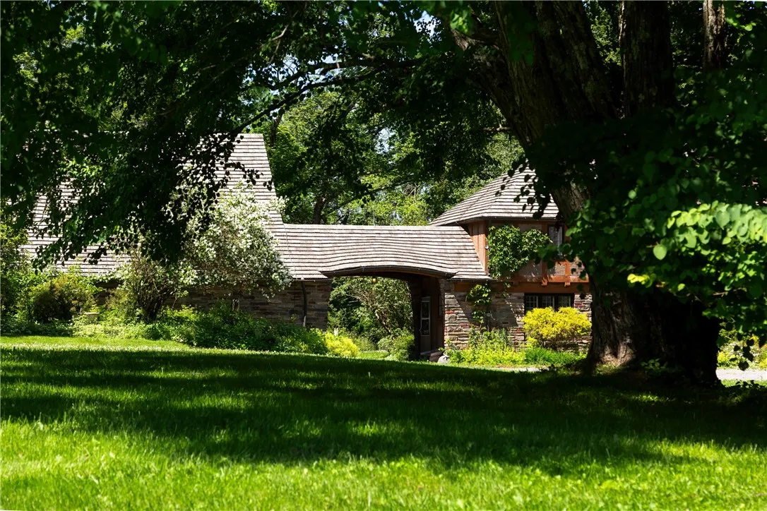 352 Galli Curci Road, Middletown, New York 12441, Middletown, New York 12441, 9 Bedrooms Bedrooms, 19 Rooms Rooms,5 BathroomsBathrooms,Residential,For Sale,352 Galli Curci Road, Middletown, New York 12441,0,R1635863