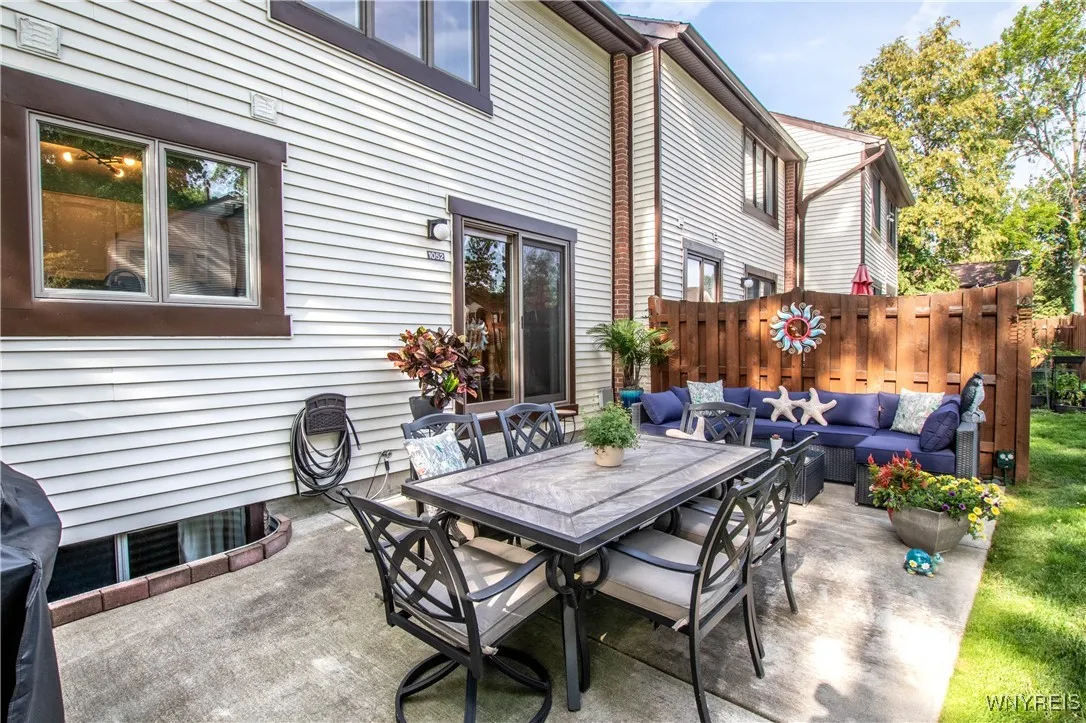 1052 Charlesgate Circle, Amherst, Pennsylvania 140, Amherst, Pennsylvania 14051, 2 Bedrooms Bedrooms, 5 Rooms Rooms,2 BathroomsBathrooms,Residential,For Sale,1052 Charlesgate Circle, Amherst, Pennsylvania 140,0,B1635901