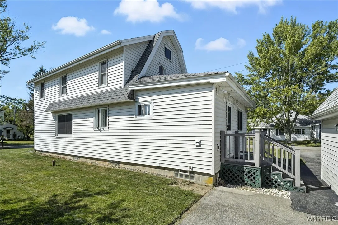 9379 Lafayette Street, Evans, New York 14006, Evans, New York 14006, 3 Bedrooms Bedrooms, 9 Rooms Rooms,1 BathroomBathrooms,Residential,For Sale,9379 Lafayette Street, Evans, New York 14006,0,B1635911