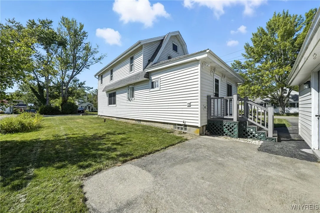 9379 Lafayette Street, Evans, New York 14006, Evans, New York 14006, 3 Bedrooms Bedrooms, 9 Rooms Rooms,1 BathroomBathrooms,Residential,For Sale,9379 Lafayette Street, Evans, New York 14006,0,B1635911