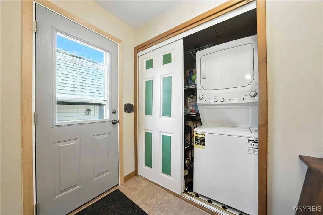9379 Lafayette Street, Evans, New York 14006, Evans, New York 14006, 3 Bedrooms Bedrooms, 9 Rooms Rooms,1 BathroomBathrooms,Residential,For Sale,9379 Lafayette Street, Evans, New York 14006,0,B1635911