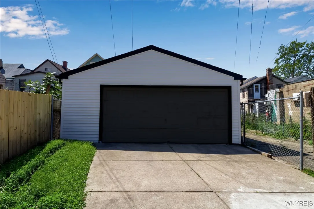 9 West Avenue, Buffalo, New York 14201, Buffalo, New York 14201, 4 Bedrooms Bedrooms, ,2 BathroomsBathrooms,Residential,For Sale,9 West Avenue, Buffalo, New York 14201,0,B1635377