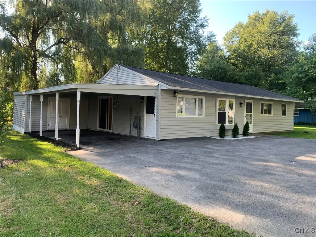 8821 Oswego Road, Clay, New York 13041, Clay, New York 13041, 3 Bedrooms Bedrooms, 8 Rooms Rooms,1 BathroomBathrooms,Residential,For Sale,8821 Oswego Road, Clay, New York 13041,0,S1635582
