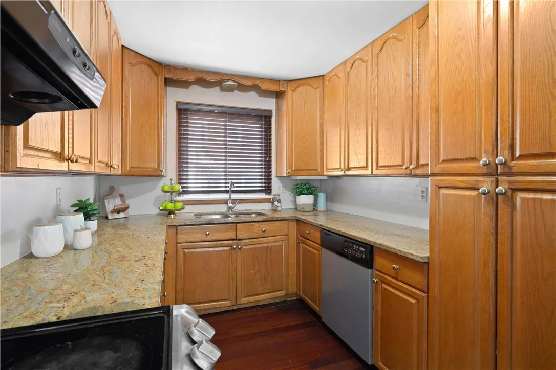 1412 Edgemere Drive, Greece, New York 14612, Greece, New York 14612, 3 Bedrooms Bedrooms, 6 Rooms Rooms,1 BathroomBathrooms,Residential,For Sale,1412 Edgemere Drive, Greece, New York 14612,0,R1635958