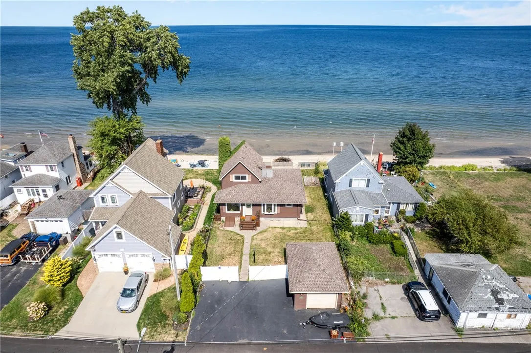 1412 Edgemere Drive, Greece, New York 14612, Greece, New York 14612, 3 Bedrooms Bedrooms, 6 Rooms Rooms,1 BathroomBathrooms,Residential,For Sale,1412 Edgemere Drive, Greece, New York 14612,0,R1635958
