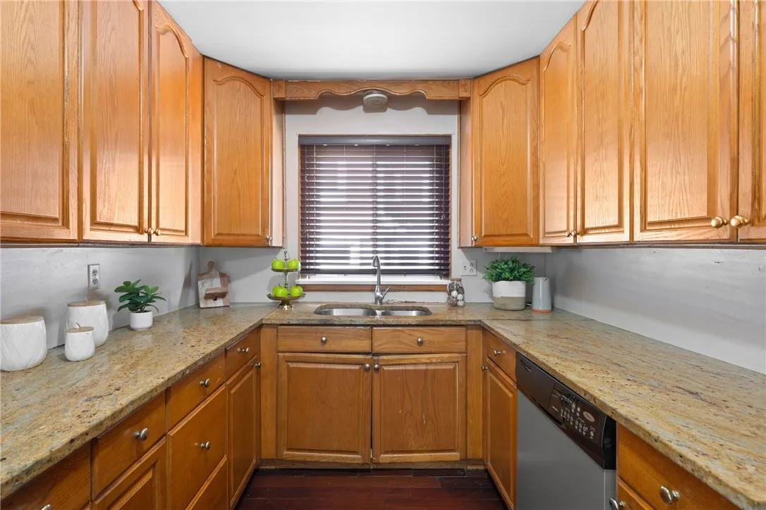 1412 Edgemere Drive, Greece, New York 14612, Greece, New York 14612, 3 Bedrooms Bedrooms, 6 Rooms Rooms,1 BathroomBathrooms,Residential,For Sale,1412 Edgemere Drive, Greece, New York 14612,0,R1635958
