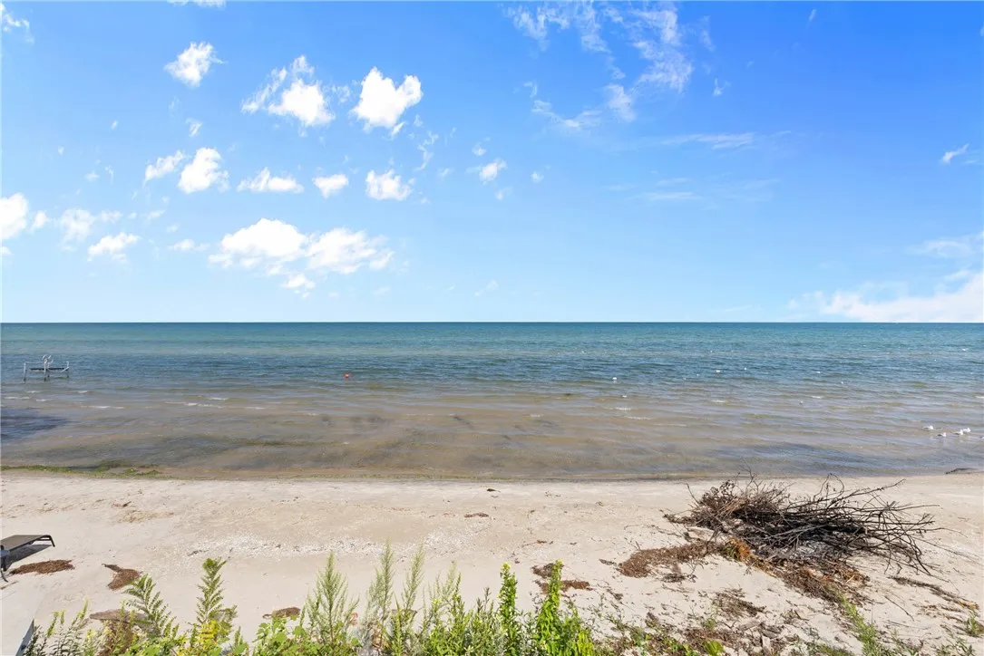 1412 Edgemere Drive, Greece, New York 14612, Greece, New York 14612, 3 Bedrooms Bedrooms, 6 Rooms Rooms,1 BathroomBathrooms,Residential,For Sale,1412 Edgemere Drive, Greece, New York 14612,0,R1635958