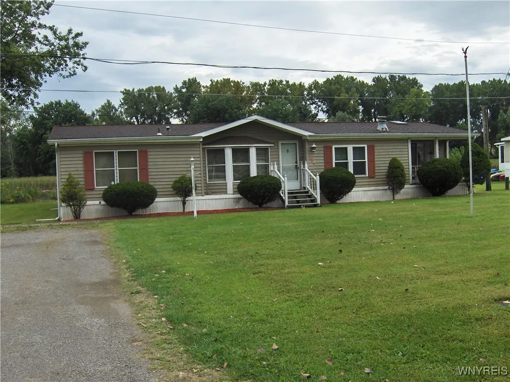 294 Canal Drive West 206, Macedon, New York 14502, Macedon, New York 14502, 3 Bedrooms Bedrooms, 6 Rooms Rooms,2 BathroomsBathrooms,Residential,For Sale,294 Canal Drive West 206, Macedon, New York 14502,0,B1635844