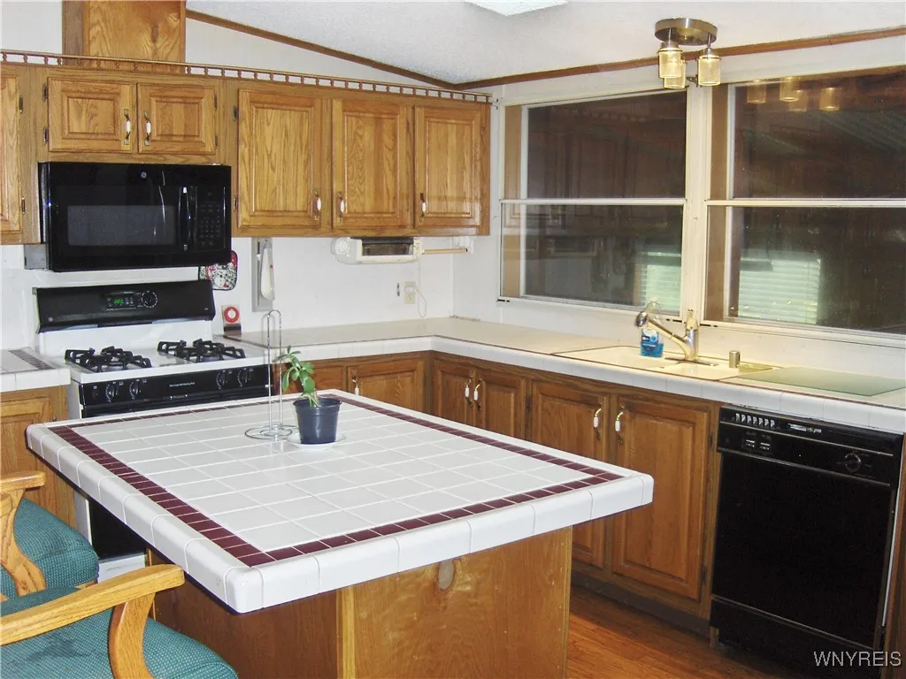 294 Canal Drive West 206, Macedon, New York 14502, Macedon, New York 14502, 3 Bedrooms Bedrooms, 6 Rooms Rooms,2 BathroomsBathrooms,Residential,For Sale,294 Canal Drive West 206, Macedon, New York 14502,0,B1635844