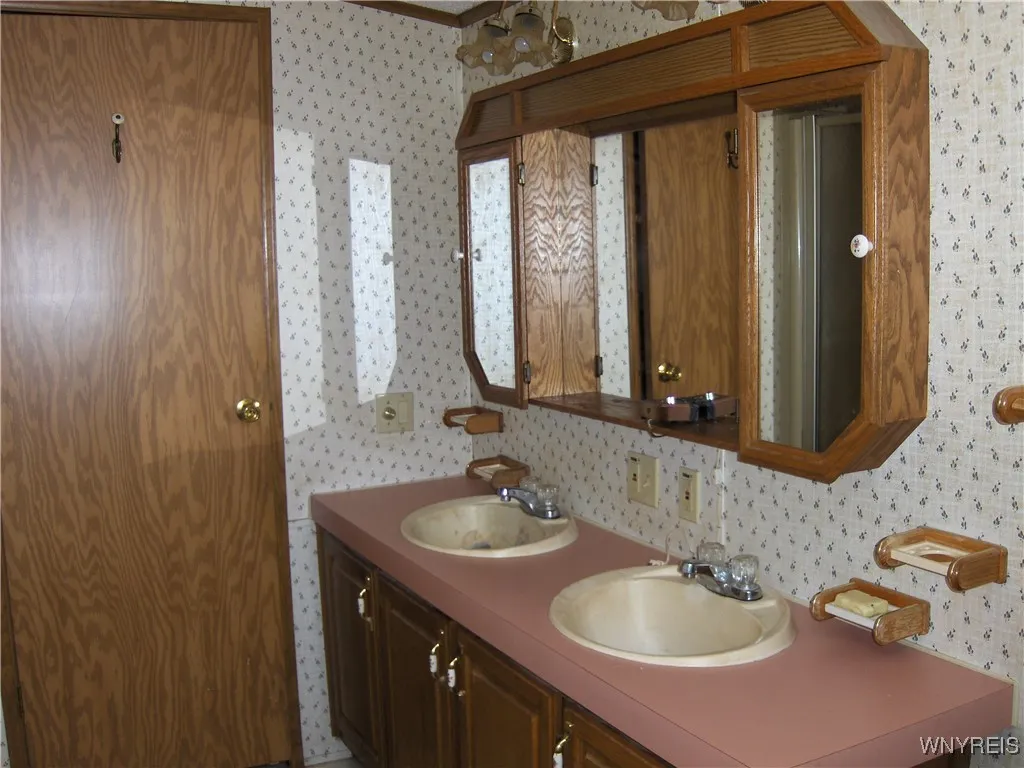 294 Canal Drive West 206, Macedon, New York 14502, Macedon, New York 14502, 3 Bedrooms Bedrooms, 6 Rooms Rooms,2 BathroomsBathrooms,Residential,For Sale,294 Canal Drive West 206, Macedon, New York 14502,0,B1635844
