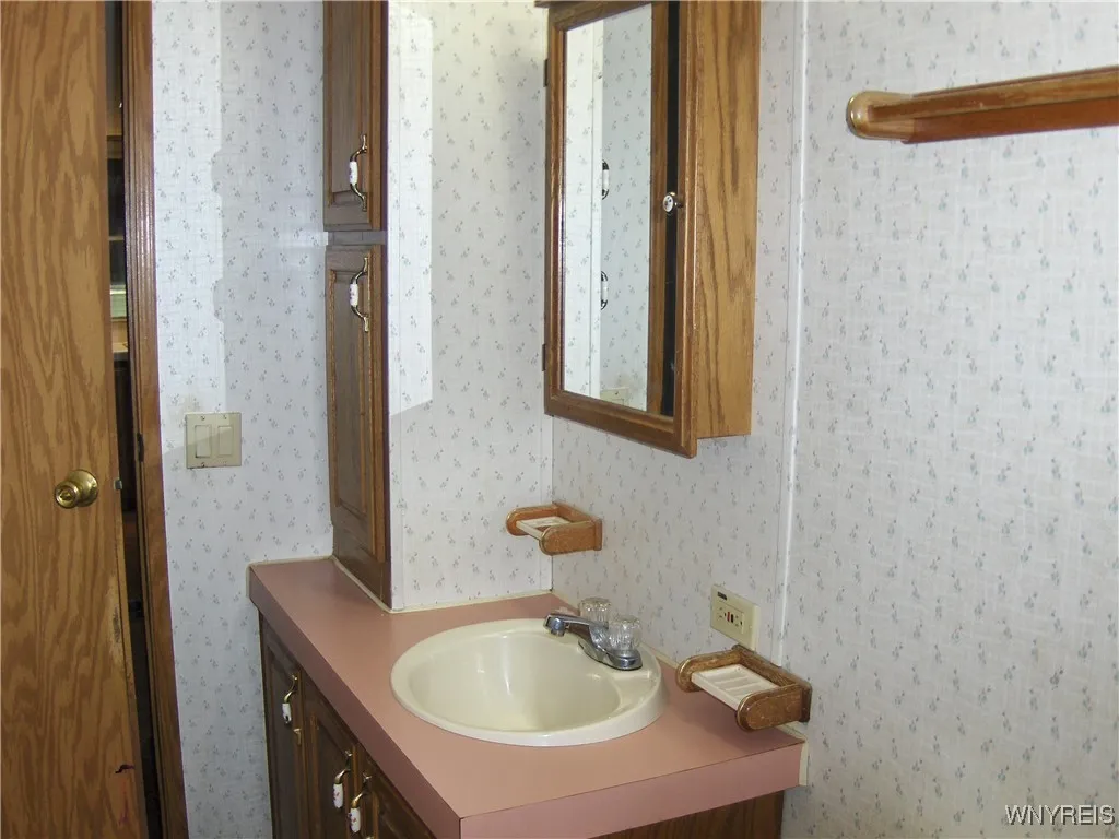 294 Canal Drive West 206, Macedon, New York 14502, Macedon, New York 14502, 3 Bedrooms Bedrooms, 6 Rooms Rooms,2 BathroomsBathrooms,Residential,For Sale,294 Canal Drive West 206, Macedon, New York 14502,0,B1635844