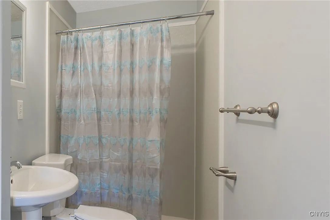 9487 Glengarriff Drive, Cicero, New York 13029, Cicero, New York 13029, 4 Bedrooms Bedrooms, 7 Rooms Rooms,2 BathroomsBathrooms,Residential,For Sale,9487 Glengarriff Drive, Cicero, New York 13029,0,S1635967