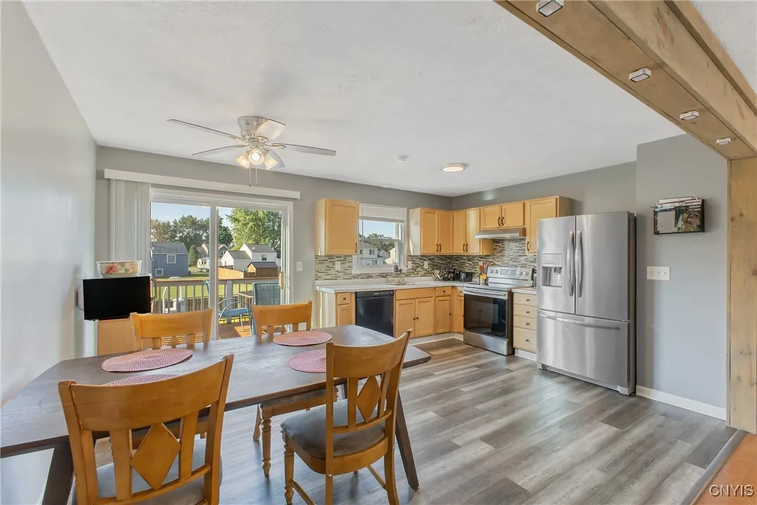 9487 Glengarriff Drive, Cicero, New York 13029, Cicero, New York 13029, 4 Bedrooms Bedrooms, 7 Rooms Rooms,2 BathroomsBathrooms,Residential,For Sale,9487 Glengarriff Drive, Cicero, New York 13029,0,S1635967