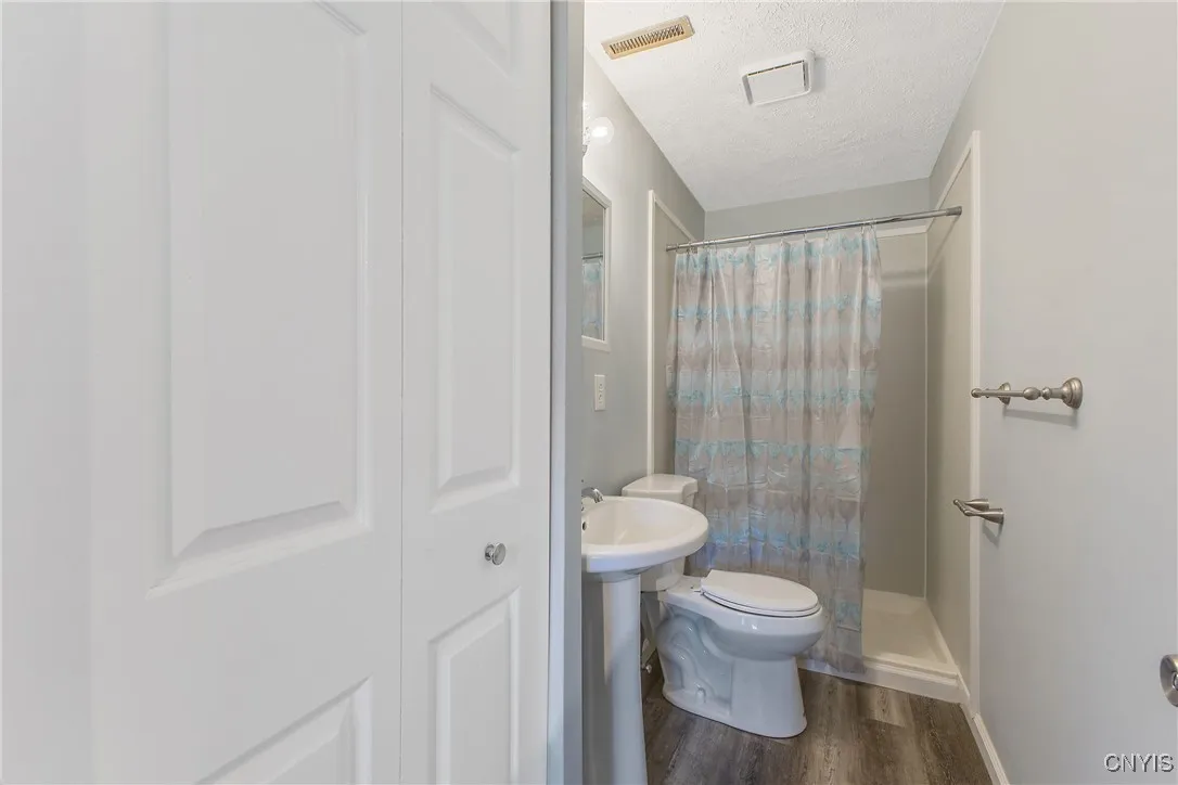 9487 Glengarriff Drive, Cicero, New York 13029, Cicero, New York 13029, 4 Bedrooms Bedrooms, 7 Rooms Rooms,2 BathroomsBathrooms,Residential,For Sale,9487 Glengarriff Drive, Cicero, New York 13029,0,S1635967