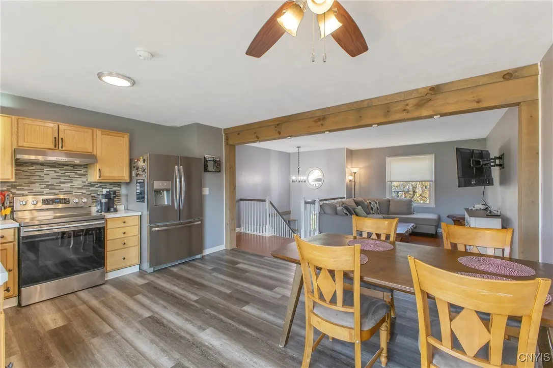 9487 Glengarriff Drive, Cicero, New York 13029, Cicero, New York 13029, 4 Bedrooms Bedrooms, 7 Rooms Rooms,2 BathroomsBathrooms,Residential,For Sale,9487 Glengarriff Drive, Cicero, New York 13029,0,S1635967