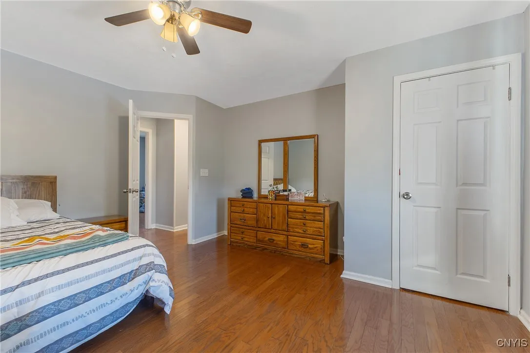 9487 Glengarriff Drive, Cicero, New York 13029, Cicero, New York 13029, 4 Bedrooms Bedrooms, 7 Rooms Rooms,2 BathroomsBathrooms,Residential,For Sale,9487 Glengarriff Drive, Cicero, New York 13029,0,S1635967