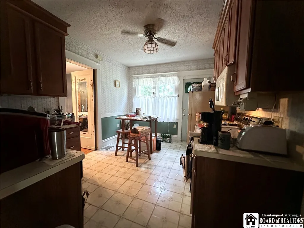 Lower kitchen
