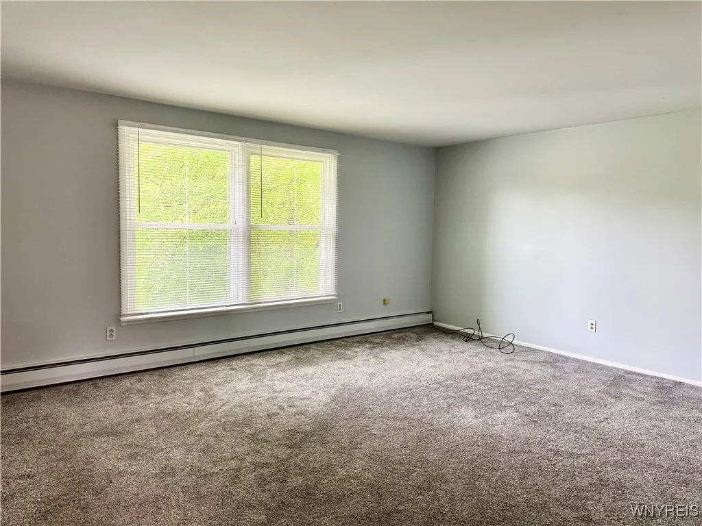 28 Ayrault Drive, Amherst, New York 14228, Amherst, New York 14228, 3 Bedrooms Bedrooms, 6 Rooms Rooms,1 BathroomBathrooms,Residential Lease,Closed,28 Ayrault Drive, Amherst, New York 14228,0,B1635985