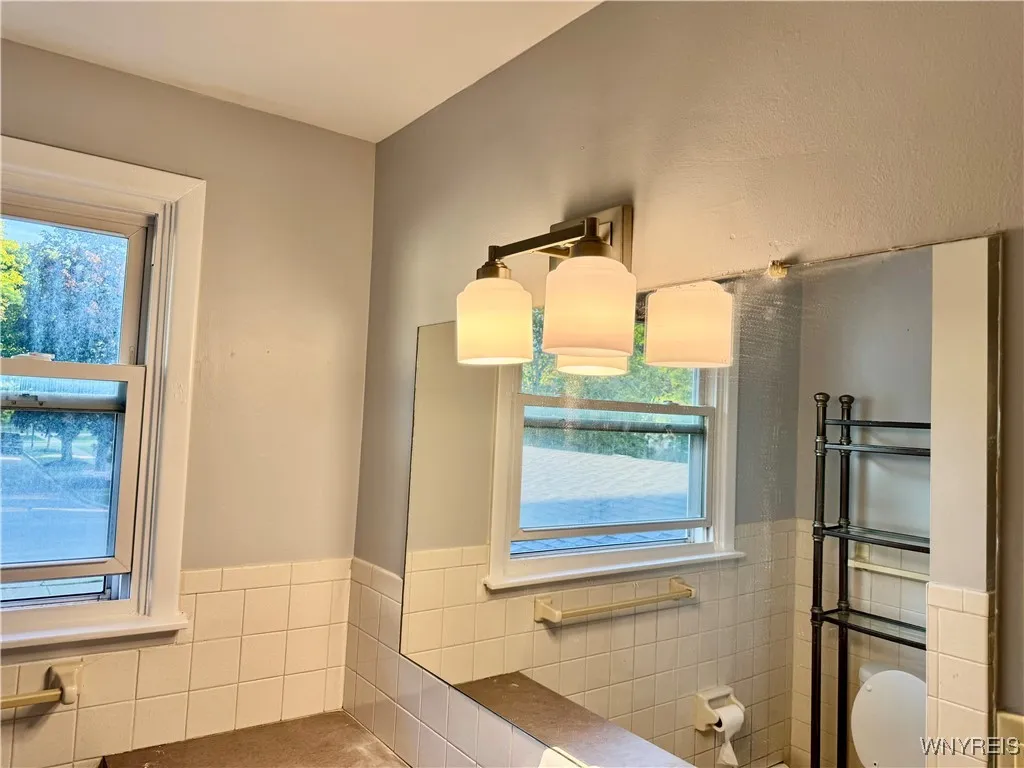 28 Ayrault Drive, Amherst, New York 14228, Amherst, New York 14228, 3 Bedrooms Bedrooms, 6 Rooms Rooms,1 BathroomBathrooms,Residential Lease,Closed,28 Ayrault Drive, Amherst, New York 14228,0,B1635985