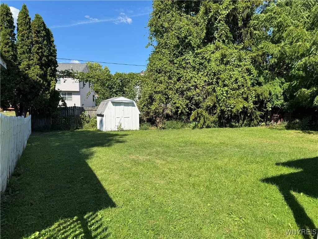 28 Ayrault Drive, Amherst, New York 14228, Amherst, New York 14228, 3 Bedrooms Bedrooms, 6 Rooms Rooms,1 BathroomBathrooms,Residential Lease,Closed,28 Ayrault Drive, Amherst, New York 14228,0,B1635985