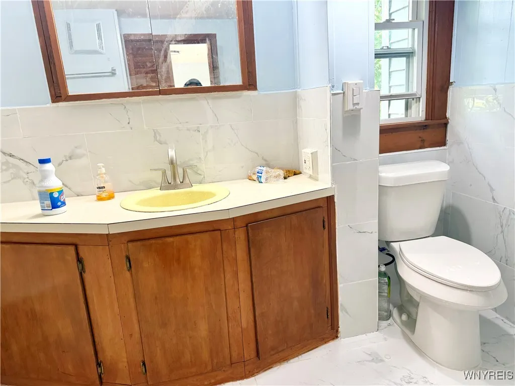 533 Adam Street, Tonawanda, New York 14150, Tonawanda, New York 14150, 2 Bedrooms Bedrooms, 5 Rooms Rooms,1 BathroomBathrooms,Residential,For Sale,533 Adam Street, Tonawanda, New York 14150,0,B1635771