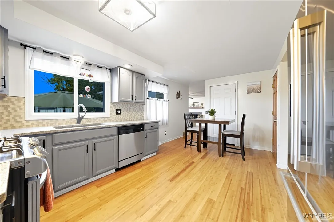 89 Park Lane Circle, Lockport City, New York 14094, Lockport City, New York 14094, 4 Bedrooms Bedrooms, 8 Rooms Rooms,2 BathroomsBathrooms,Residential,For Sale,89 Park Lane Circle, Lockport City, New York 14094,0,B1635998