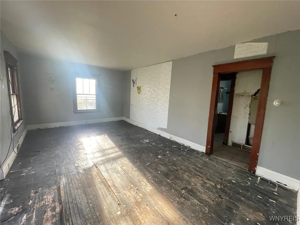 115 Stratford Road, Buffalo, New York 14216, Buffalo, New York 14216, 2 Bedrooms Bedrooms, 5 Rooms Rooms,1 BathroomBathrooms,Residential,For Sale,115 Stratford Road, Buffalo, New York 14216,0,B1635977