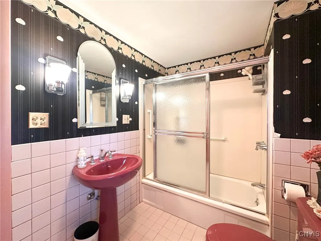 90 South Fourth Avenue, German Flatts, New York 13, German Flatts, New York 13357, 3 Bedrooms Bedrooms, 7 Rooms Rooms,2 BathroomsBathrooms,Residential,For Sale,90 South Fourth Avenue, German Flatts, New York 13,0,S1635883