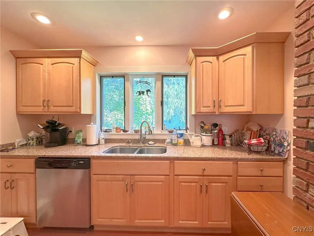 90 South Fourth Avenue, German Flatts, New York 13, German Flatts, New York 13357, 3 Bedrooms Bedrooms, 7 Rooms Rooms,2 BathroomsBathrooms,Residential,For Sale,90 South Fourth Avenue, German Flatts, New York 13,0,S1635883