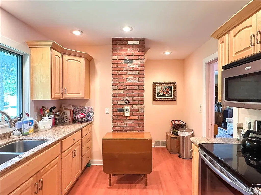 90 South Fourth Avenue, German Flatts, New York 13, German Flatts, New York 13357, 3 Bedrooms Bedrooms, 7 Rooms Rooms,2 BathroomsBathrooms,Residential,For Sale,90 South Fourth Avenue, German Flatts, New York 13,0,S1635883