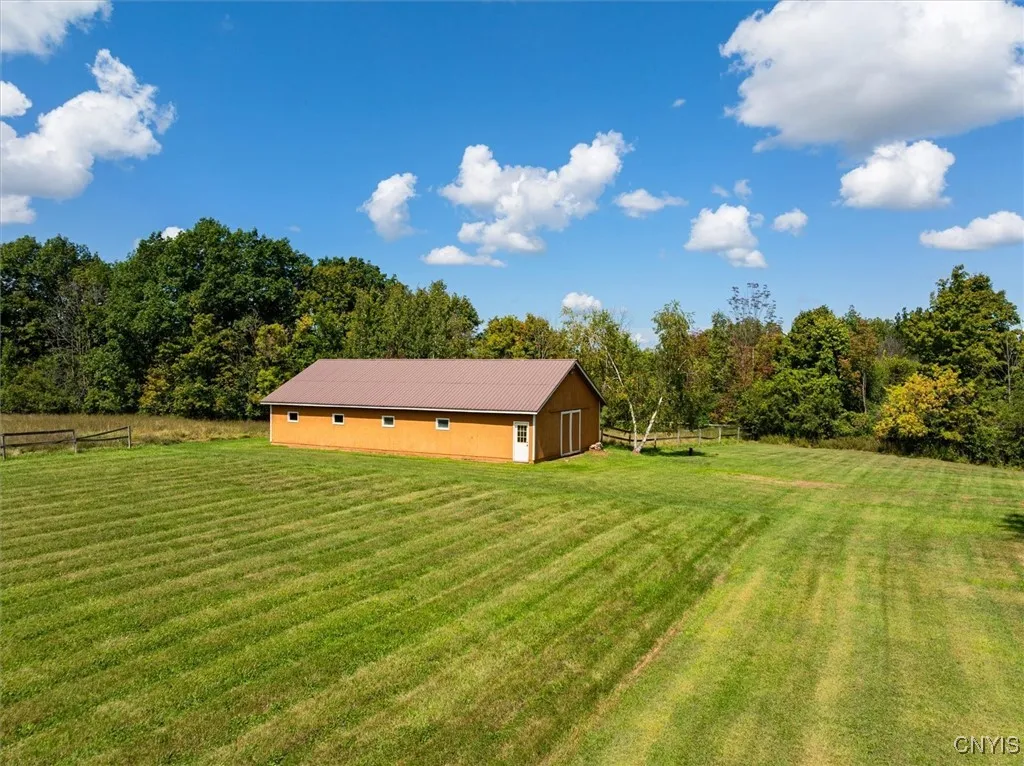 2354 Middle Road, Oneida, New York 13421, Oneida, New York 13421, 3 Bedrooms Bedrooms, 11 Rooms Rooms,2 BathroomsBathrooms,Residential,For Sale,2354 Middle Road, Oneida, New York 13421,0,S1635600