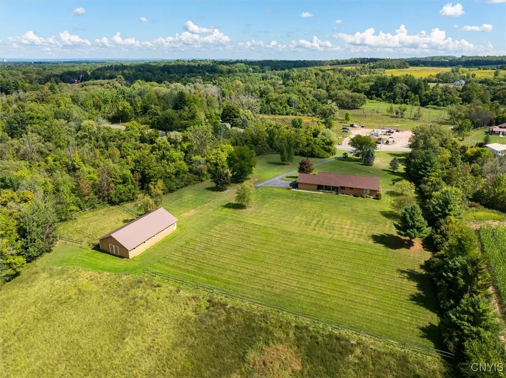 2354 Middle Road, Oneida, New York 13421, Oneida, New York 13421, 3 Bedrooms Bedrooms, 11 Rooms Rooms,2 BathroomsBathrooms,Residential,For Sale,2354 Middle Road, Oneida, New York 13421,0,S1635600