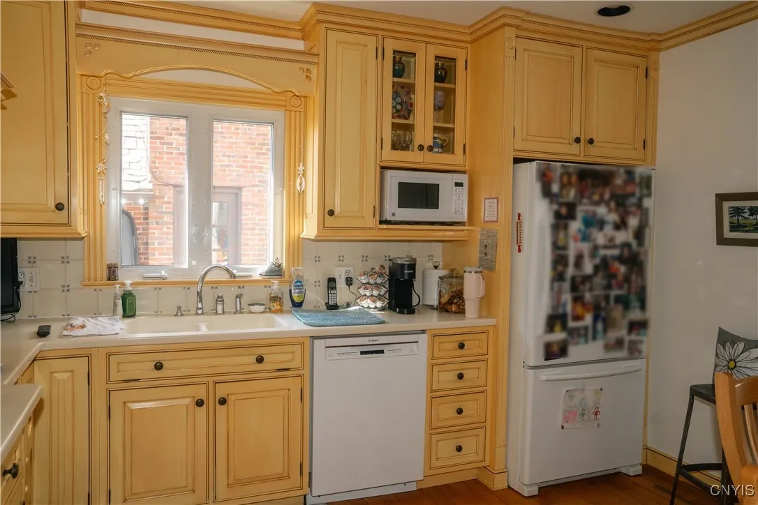 18 Geer Avenue, Utica, New York 13501, Utica, New York 13501, 4 Bedrooms Bedrooms, 10 Rooms Rooms,1 BathroomBathrooms,Residential,For Sale,18 Geer Avenue, Utica, New York 13501,0,S1635780