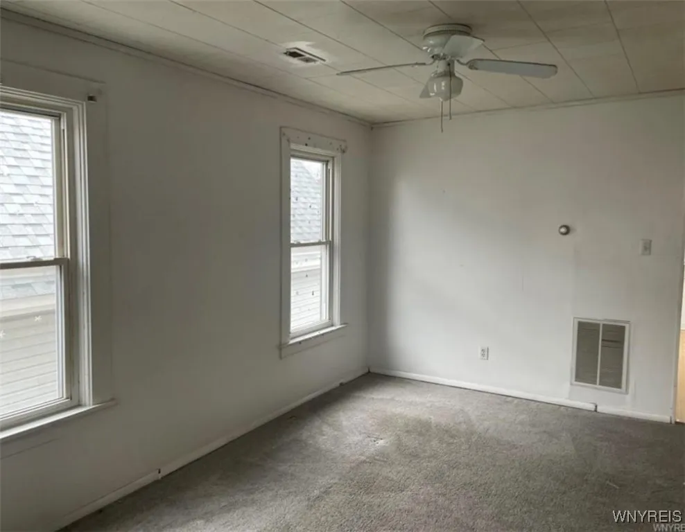 226 Longnecker Street, Buffalo, New York 14206, Buffalo, New York 14206, 2 Bedrooms Bedrooms, 6 Rooms Rooms,1 BathroomBathrooms,Residential Lease,For Rent,226 Longnecker Street, Buffalo, New York 14206,0,B1635722