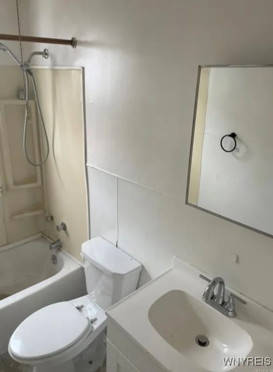 226 Longnecker Street, Buffalo, New York 14206, Buffalo, New York 14206, 2 Bedrooms Bedrooms, 6 Rooms Rooms,1 BathroomBathrooms,Residential Lease,For Rent,226 Longnecker Street, Buffalo, New York 14206,0,B1635722