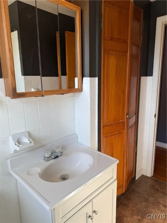 111 Deborah Drive, Salina, New York 13088, Salina, New York 13088, 3 Bedrooms Bedrooms, 8 Rooms Rooms,1 BathroomBathrooms,Residential,For Sale,111 Deborah Drive, Salina, New York 13088,0,S1635924