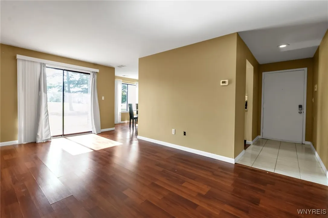 21 Coolbrook Court A, Amherst, New York 14051, Amherst, New York 14051, 1 Bedroom Bedrooms, 4 Rooms Rooms,1 BathroomBathrooms,Residential,For Sale,21 Coolbrook Court A, Amherst, New York 14051,0,B1635975