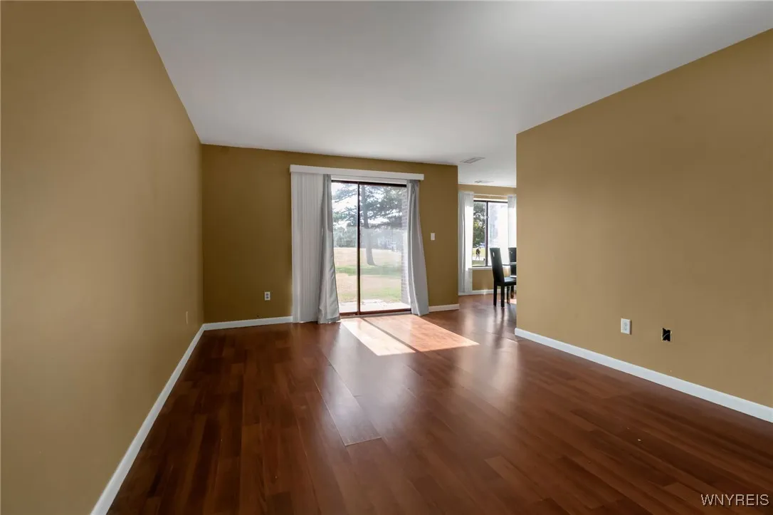 21 Coolbrook Court A, Amherst, New York 14051, Amherst, New York 14051, 1 Bedroom Bedrooms, 4 Rooms Rooms,1 BathroomBathrooms,Residential,For Sale,21 Coolbrook Court A, Amherst, New York 14051,0,B1635975