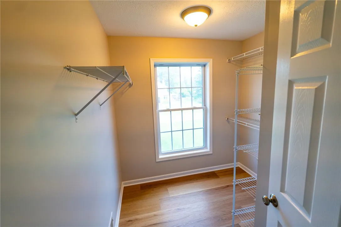 649 Kayloc Circle, Webster, New York 14580, Webster, New York 14580, 4 Bedrooms Bedrooms, 11 Rooms Rooms,2 BathroomsBathrooms,Residential Lease,For Rent,649 Kayloc Circle, Webster, New York 14580,0,R1635986