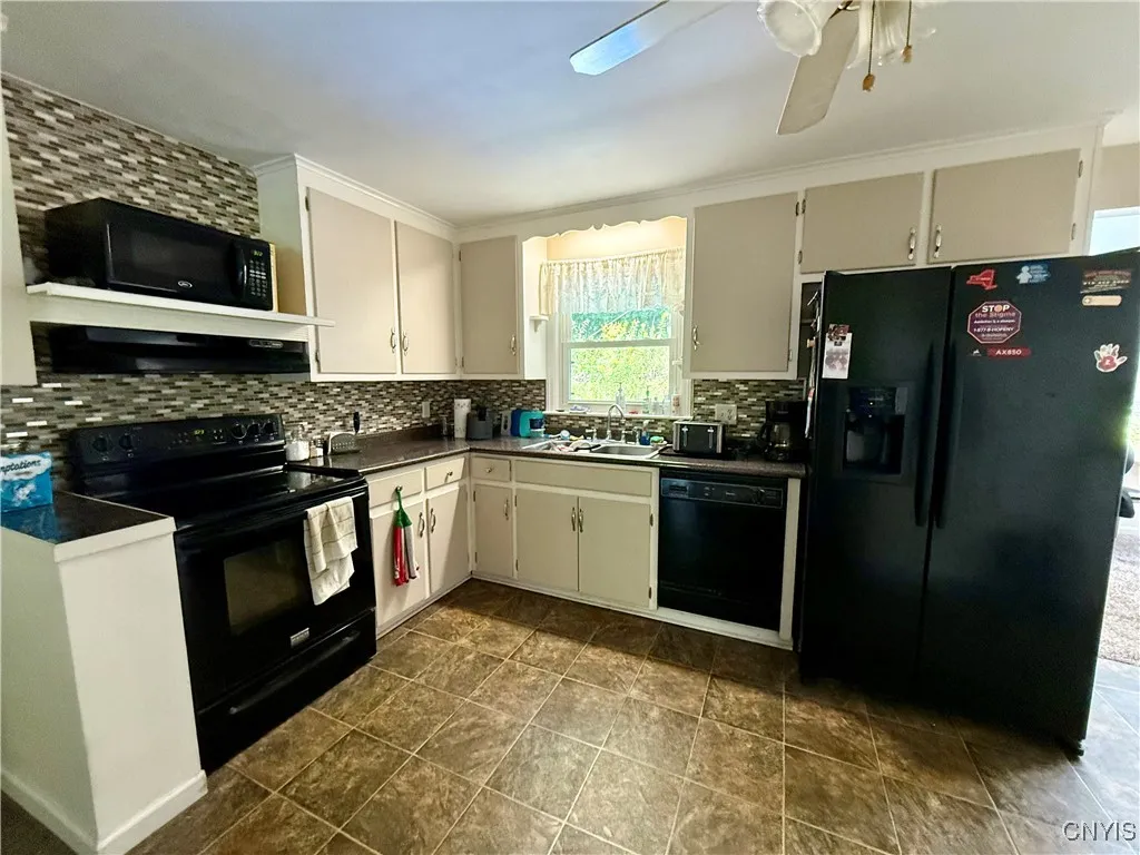 423 North Orchard Road, Geddes, New York 13209, Geddes, New York 13209, 3 Bedrooms Bedrooms, 7 Rooms Rooms,1 BathroomBathrooms,Residential,For Sale,423 North Orchard Road, Geddes, New York 13209,0,S1634657