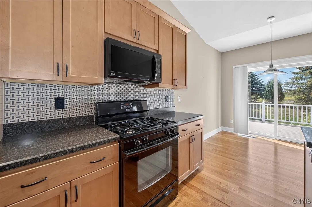 206 Marineview Drive, Sullivan, New York 13037, Sullivan, New York 13037, 4 Bedrooms Bedrooms, 8 Rooms Rooms,3 BathroomsBathrooms,Residential,For Sale,206 Marineview Drive, Sullivan, New York 13037,0,S1635795